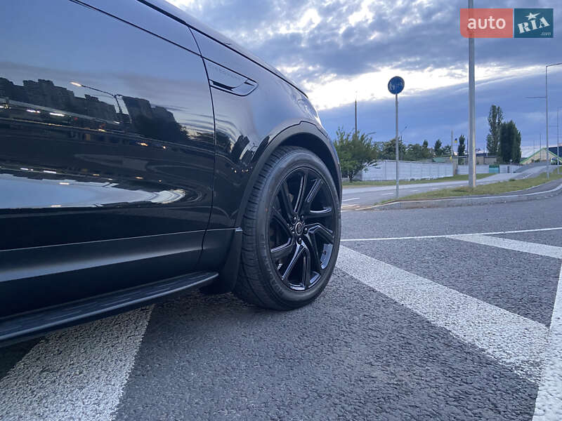 Позашляховик / Кросовер Land Rover Discovery 2017 в Києві