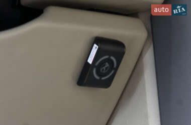 Позашляховик / Кросовер Land Rover Discovery 2005 в 