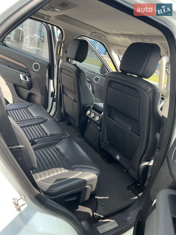 Позашляховик / Кросовер Land Rover Discovery 2017 в Києві