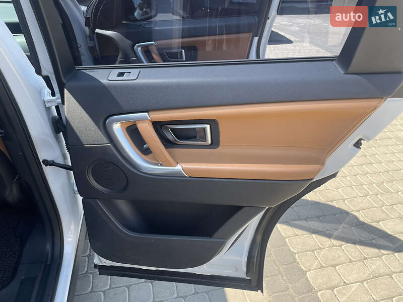 Позашляховик / Кросовер Land Rover Discovery 2017 в Мукачевому