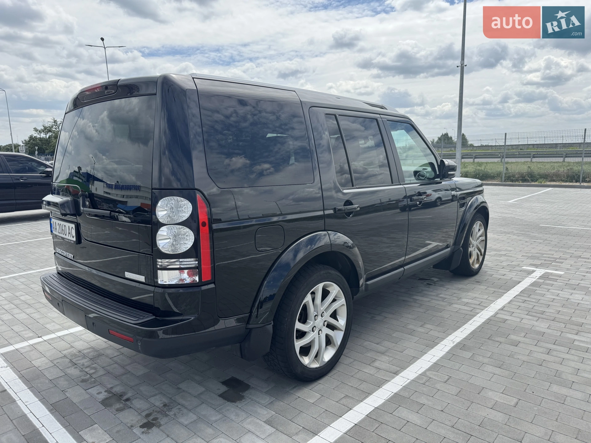 2016 Land Rover Discovery - мініатюра 4
