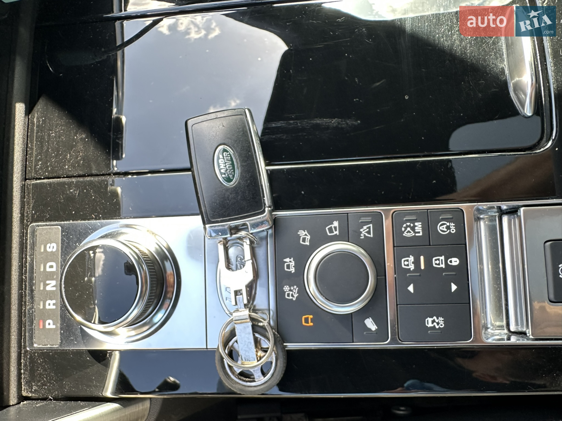 2018 Land Rover Discovery - мініатюра 24