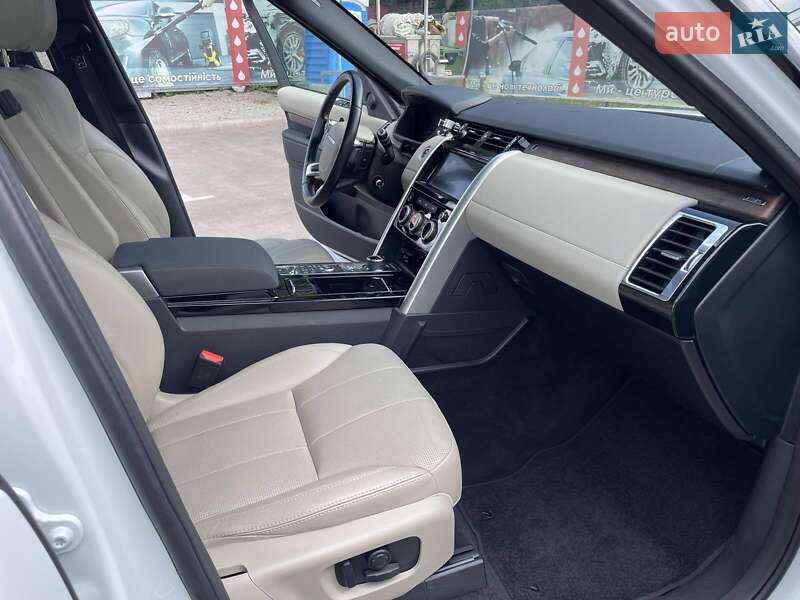 Внедорожник / Кроссовер Land Rover Discovery 2018 в Киеве