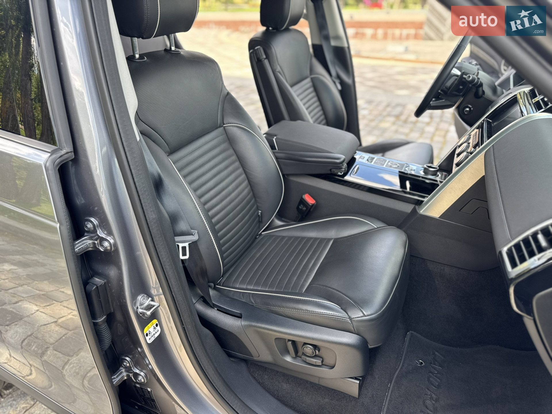 2020 Land Rover Discovery - мініатюра 71