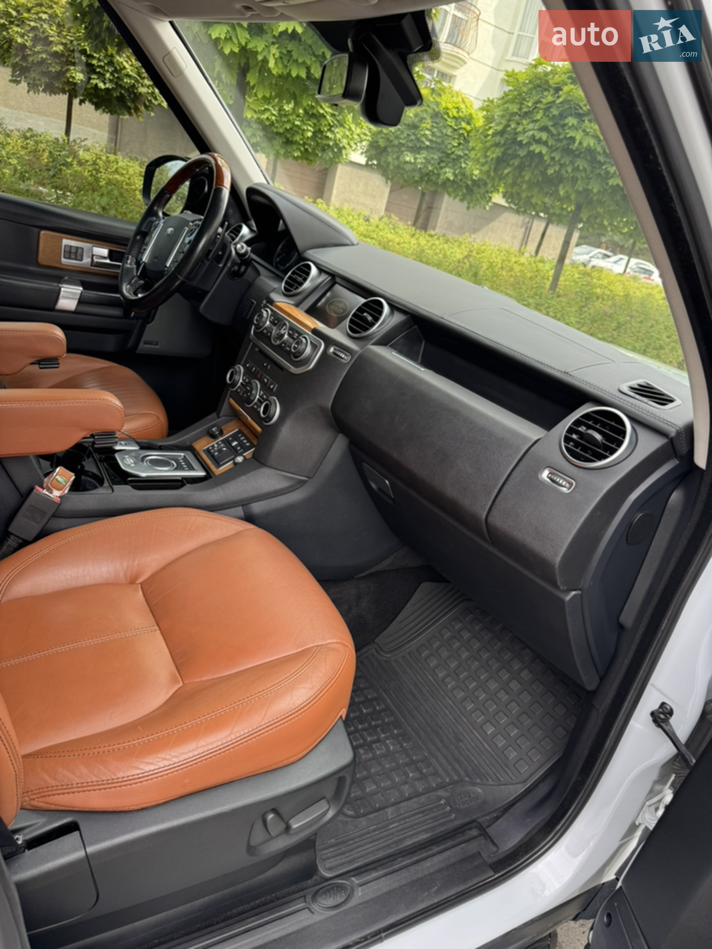 2016 Land Rover Discovery - мініатюра 24