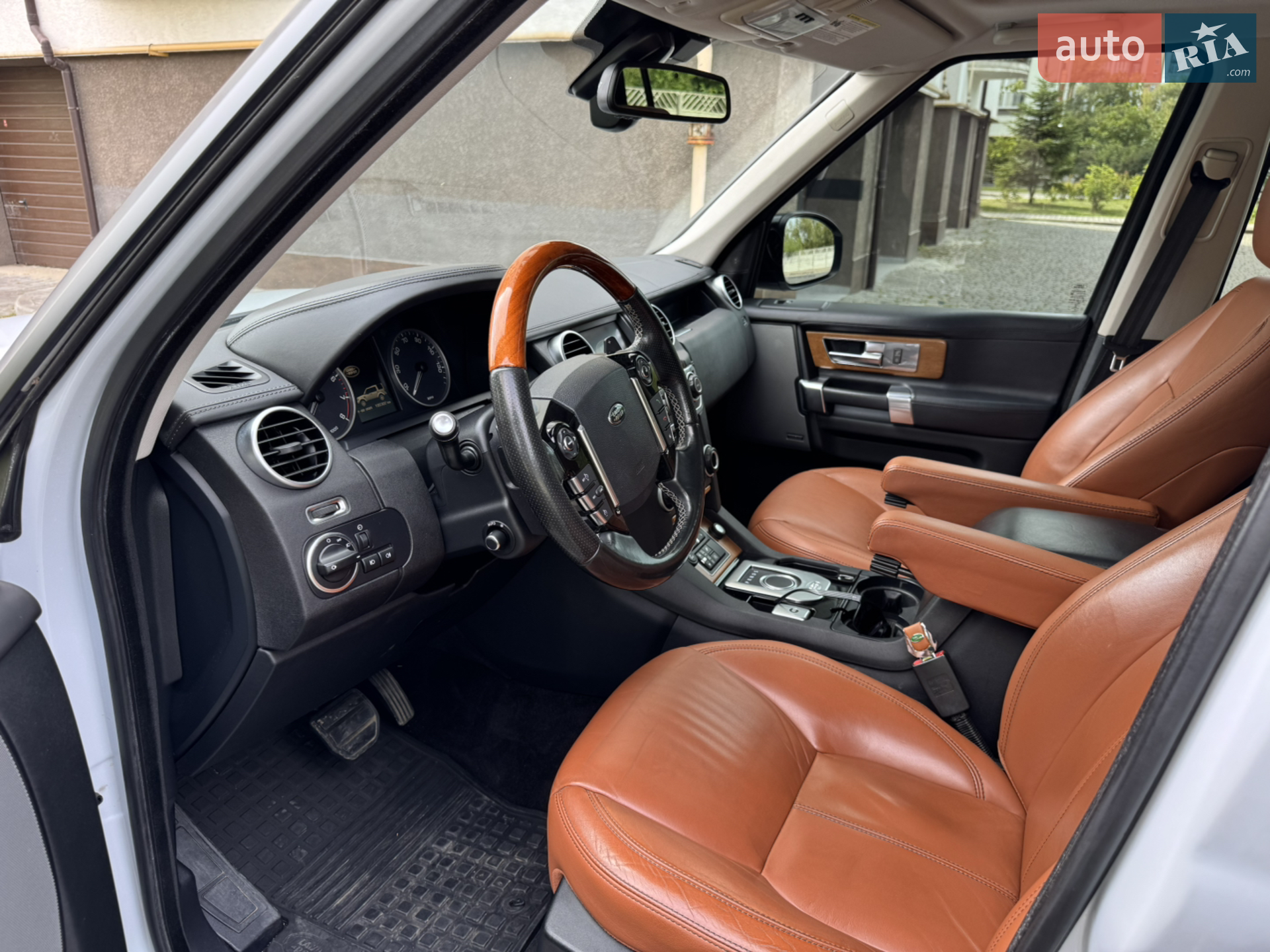 2016 Land Rover Discovery - мініатюра 29