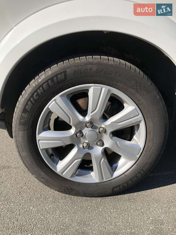 Внедорожник / Кроссовер Land Rover Discovery 2016 в Киеве