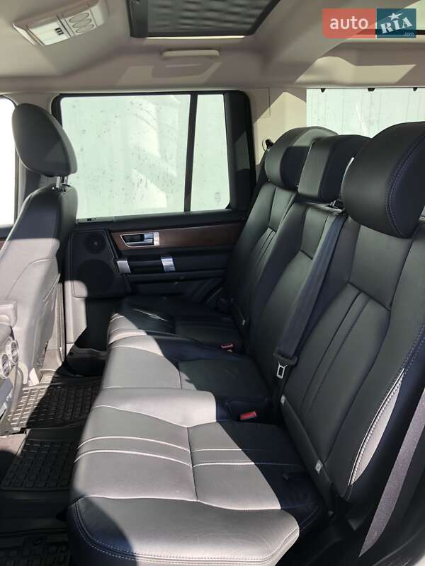 Внедорожник / Кроссовер Land Rover Discovery 2016 в Киеве