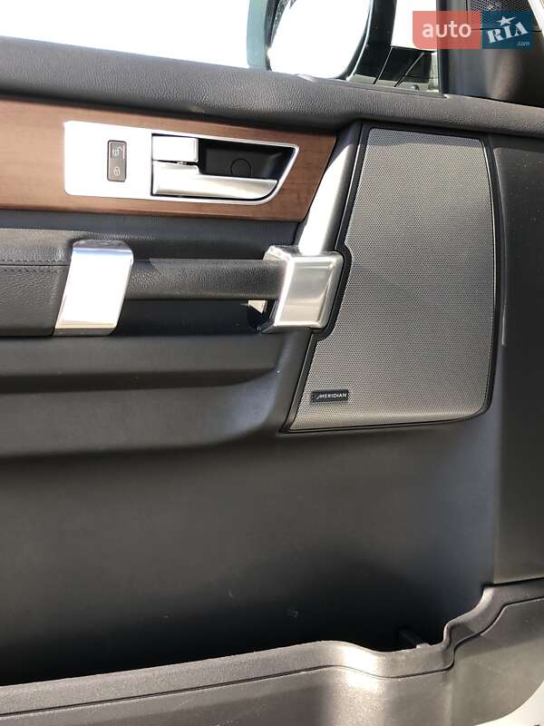 Внедорожник / Кроссовер Land Rover Discovery 2016 в Киеве