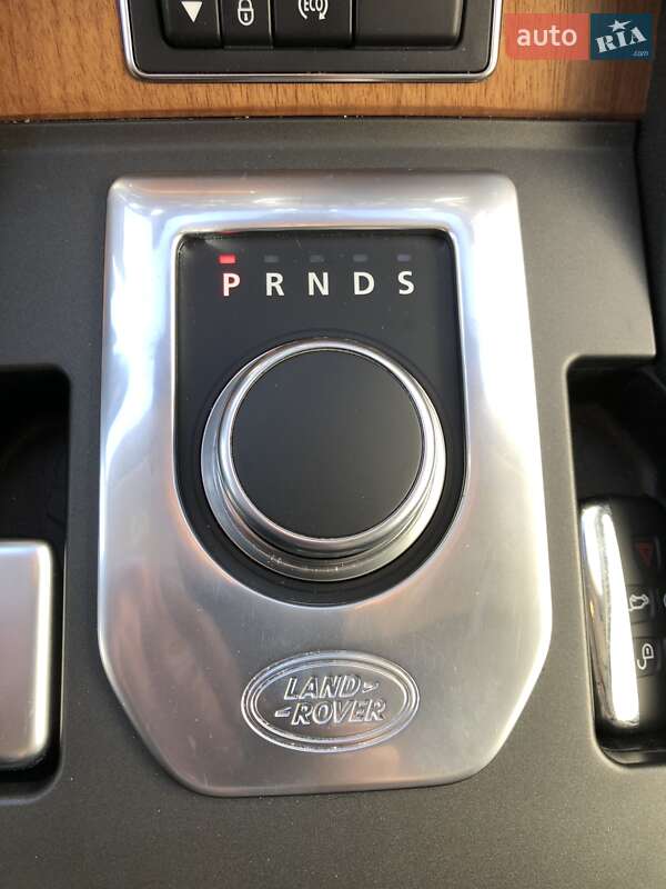 Внедорожник / Кроссовер Land Rover Discovery 2016 в Киеве
