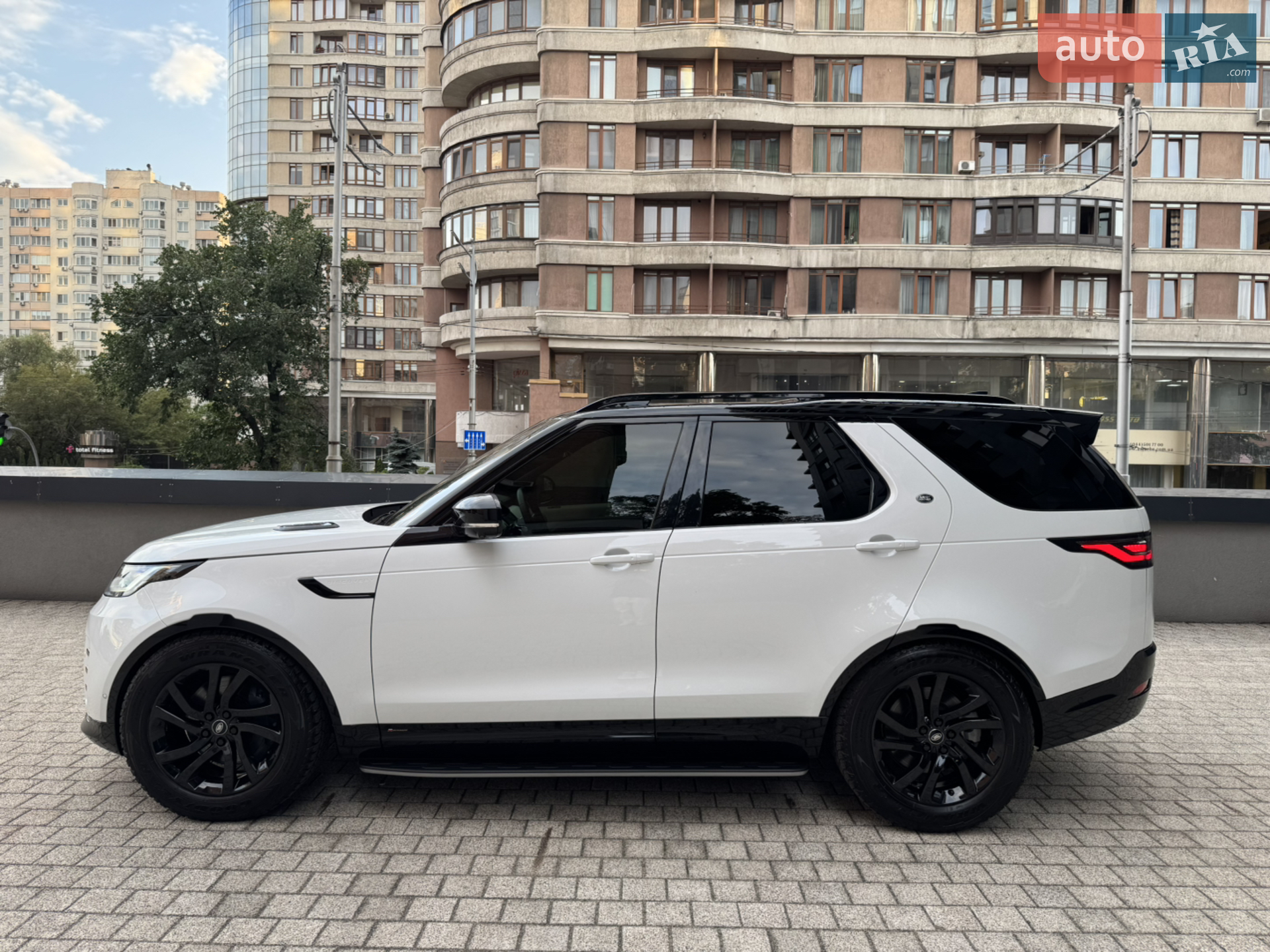 2021 Land Rover Discovery - мініатюра 13