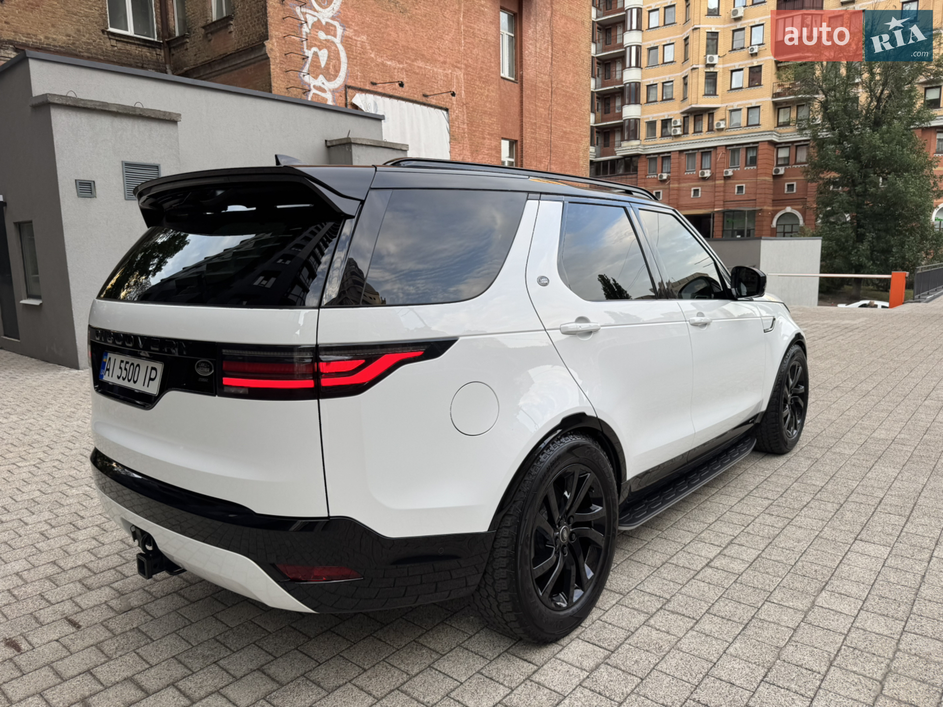 2021 Land Rover Discovery - мініатюра 16