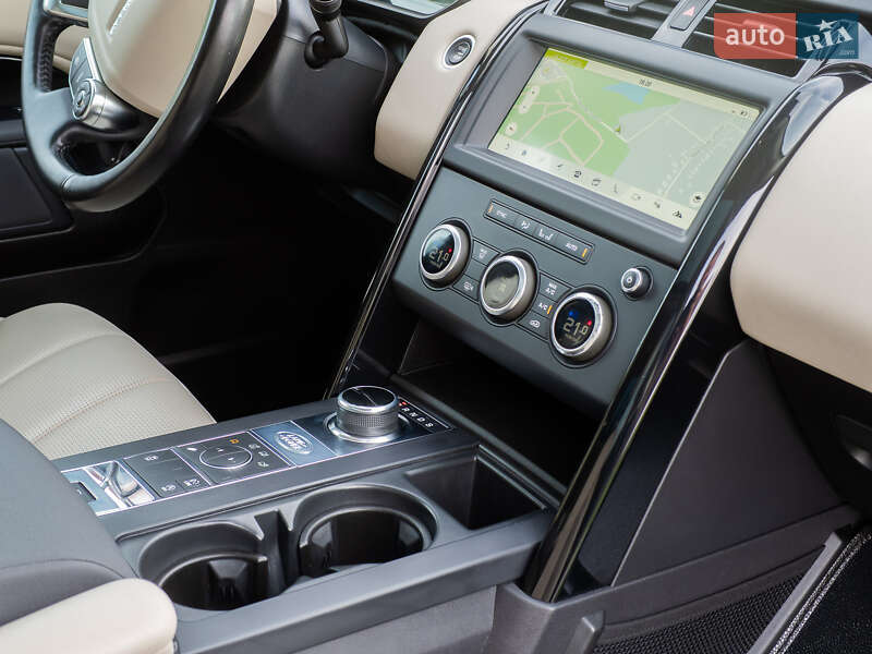 Внедорожник / Кроссовер Land Rover Discovery 2018 в Киеве