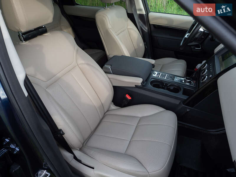 Внедорожник / Кроссовер Land Rover Discovery 2018 в Киеве