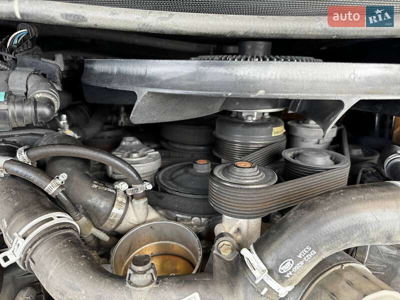 Позашляховик / Кросовер Land Rover Discovery 2016 в Києві