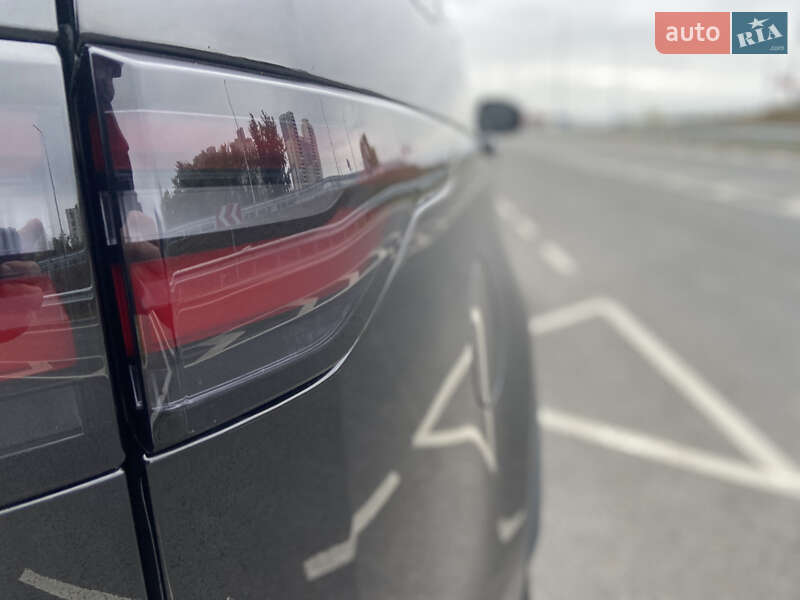 Позашляховик / Кросовер Land Rover Discovery 2017 в Києві