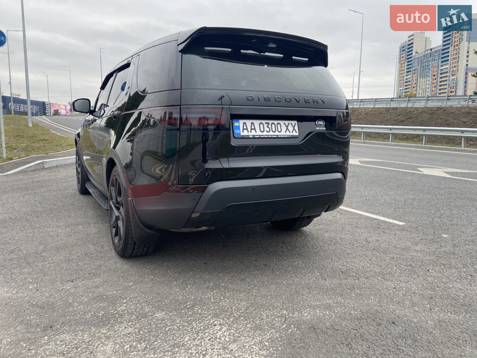 2017 Land Rover Discovery - мініатюра 48