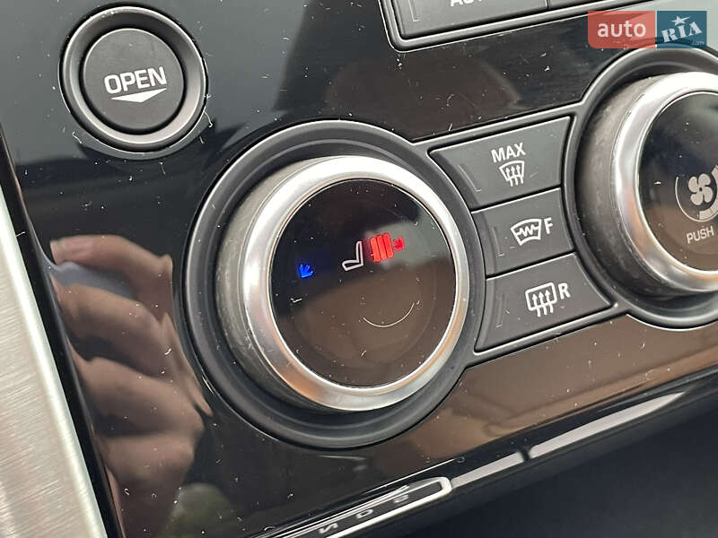 Внедорожник / Кроссовер Land Rover Discovery 2018 в Киеве