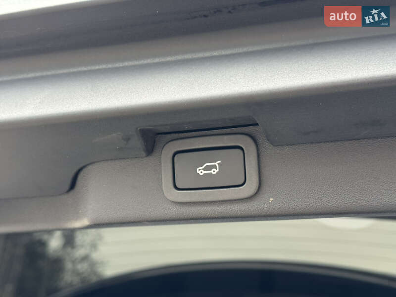 Внедорожник / Кроссовер Land Rover Discovery 2018 в Киеве фото 29 Внедорожник / Кроссовер Land Rover Discovery 2018 в Киеве