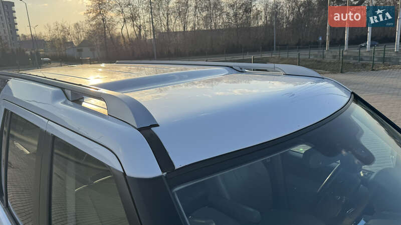 Позашляховик / Кросовер Land Rover Discovery 2016 в Львові