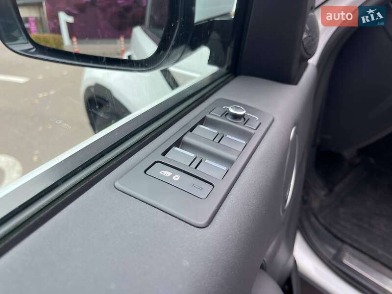 Внедорожник / Кроссовер Land Rover Discovery 2020 в Киеве