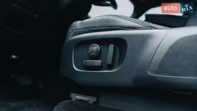 Позашляховик / Кросовер Land Rover Discovery 2019 в Києві фото 23 Позашляховик / Кросовер Land Rover Discovery 2019 в Києві