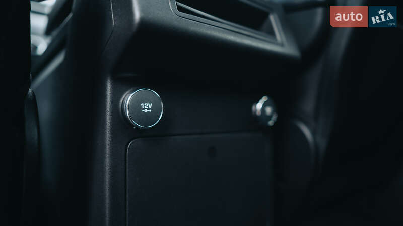 Позашляховик / Кросовер Land Rover Discovery 2019 в Києві фото 32 Позашляховик / Кросовер Land Rover Discovery 2019 в Києві