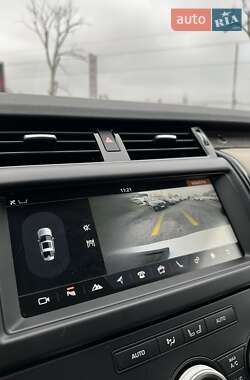 Внедорожник / Кроссовер Land Rover Discovery 2018 в 