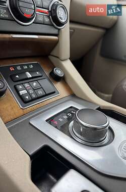 Позашляховик / Кросовер Land Rover Discovery 2016 в  фото 24 Позашляховик / Кросовер Land Rover Discovery 2016 в