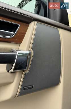 Позашляховик / Кросовер Land Rover Discovery 2016 в  фото 30 Позашляховик / Кросовер Land Rover Discovery 2016 в