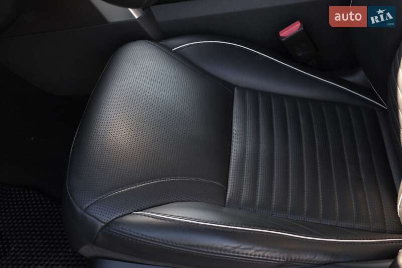 Внедорожник / Кроссовер Land Rover Discovery 2018 в Виннице