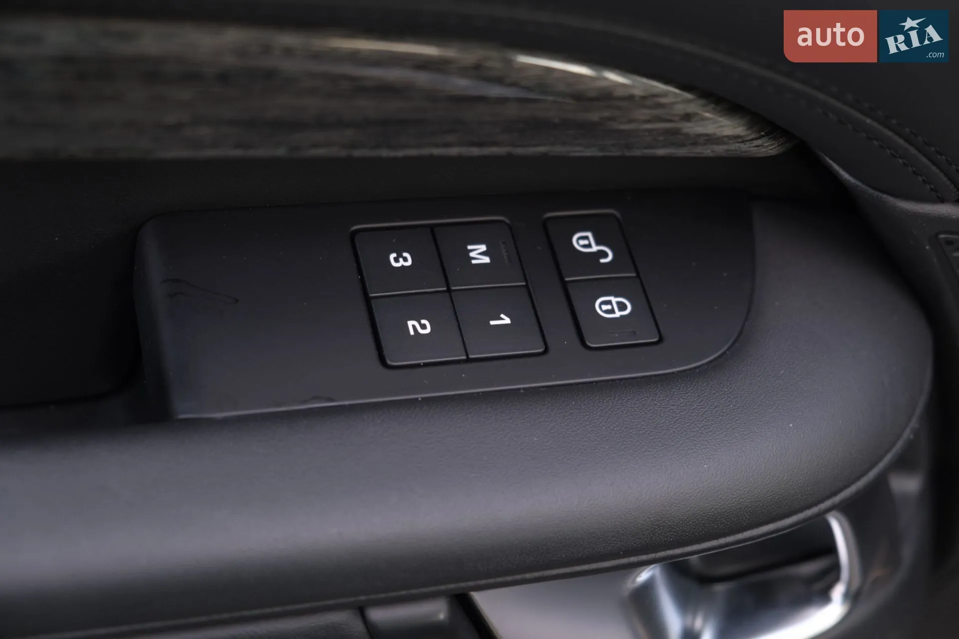 2018 Land Rover Discovery - мініатюра 46