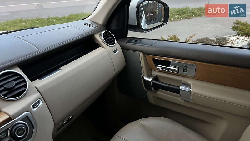 Внедорожник / Кроссовер Land Rover Discovery 2016 в Львове