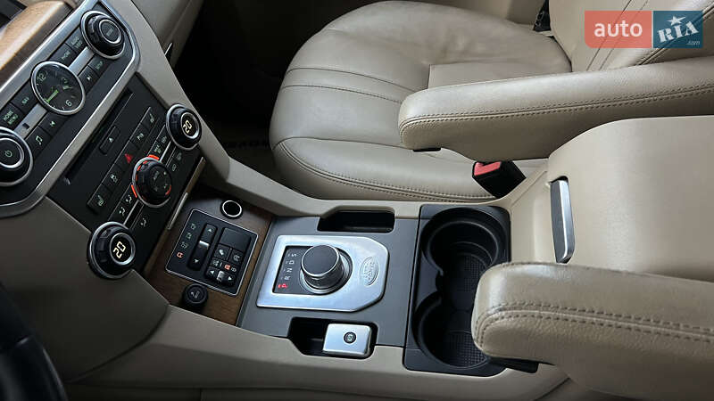 Внедорожник / Кроссовер Land Rover Discovery 2016 в Львове