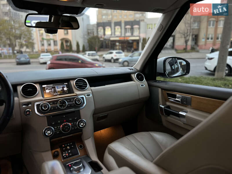 Внедорожник / Кроссовер Land Rover Discovery 2016 в Львове