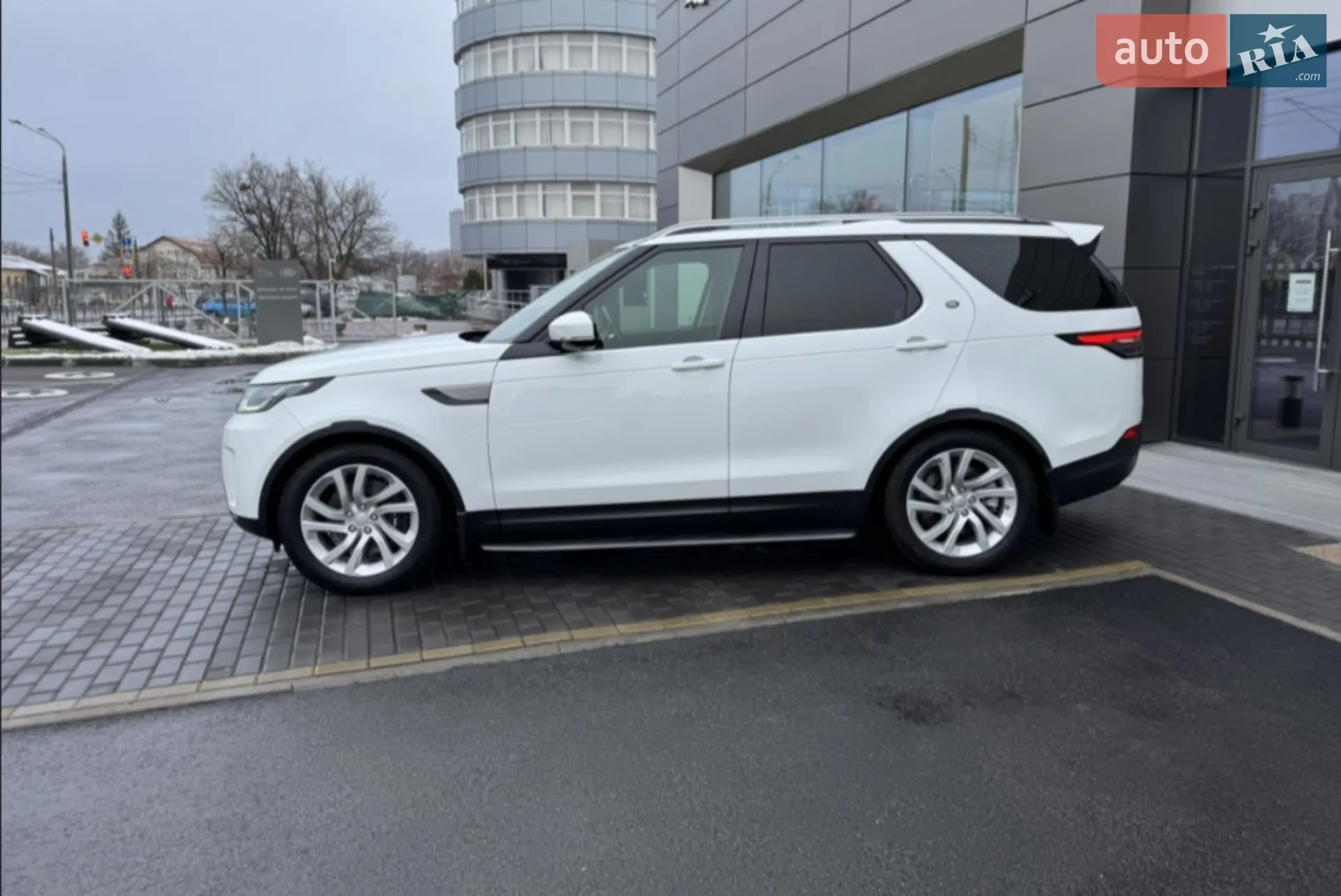 2019 Land Rover Discovery - мініатюра 4