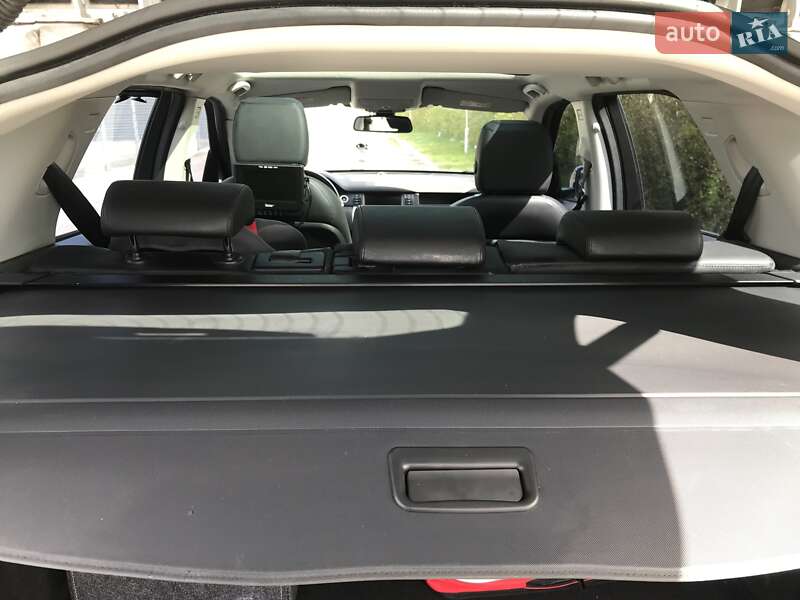 Внедорожник / Кроссовер Land Rover Discovery 2014 в Черновцах