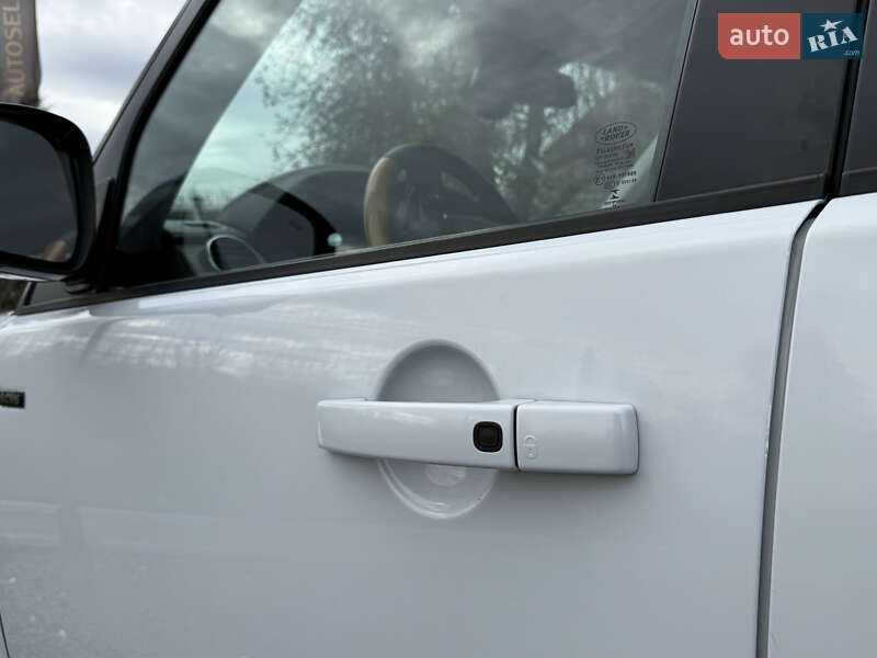 Внедорожник / Кроссовер Land Rover Discovery 2016 в Дрогобыче