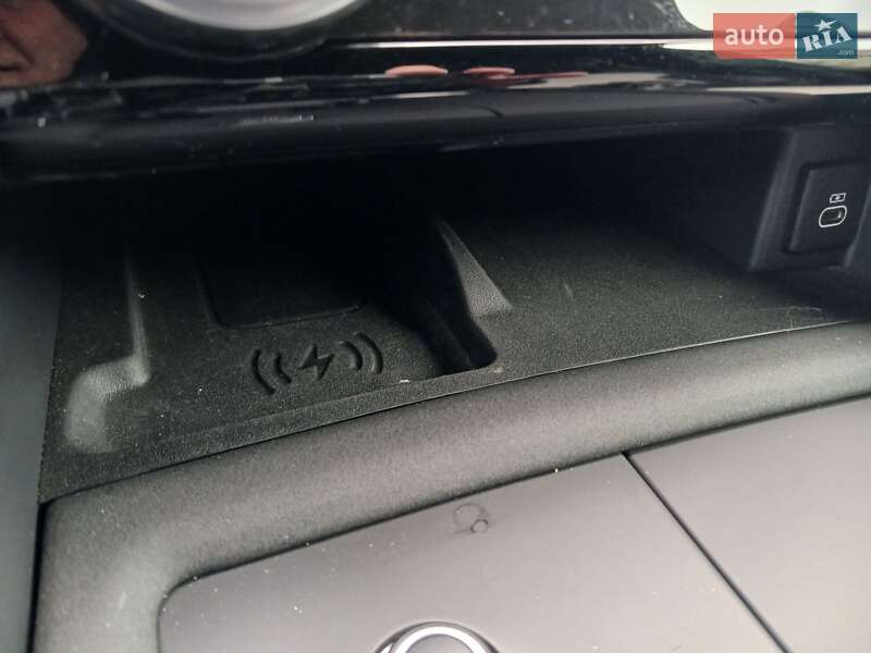 Внедорожник / Кроссовер Land Rover Discovery 2021 в Киеве