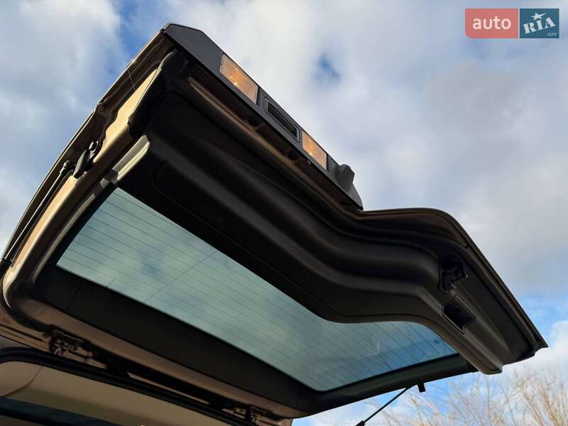 Внедорожник / Кроссовер Land Rover Discovery 2015 в Кривом Роге