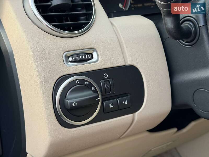 Внедорожник / Кроссовер Land Rover Discovery 2015 в Кривом Роге