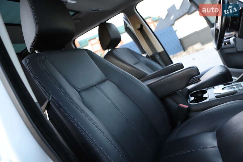 Внедорожник / Кроссовер Land Rover Discovery 2016 в Дрогобыче