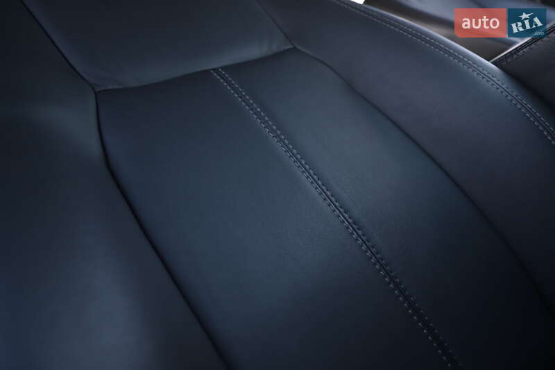 Внедорожник / Кроссовер Land Rover Discovery 2016 в Дрогобыче