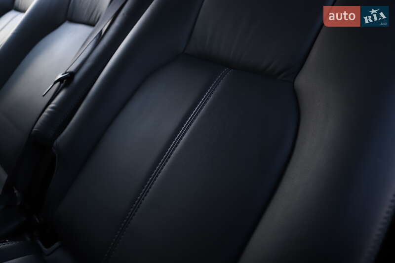 Внедорожник / Кроссовер Land Rover Discovery 2016 в Дрогобыче