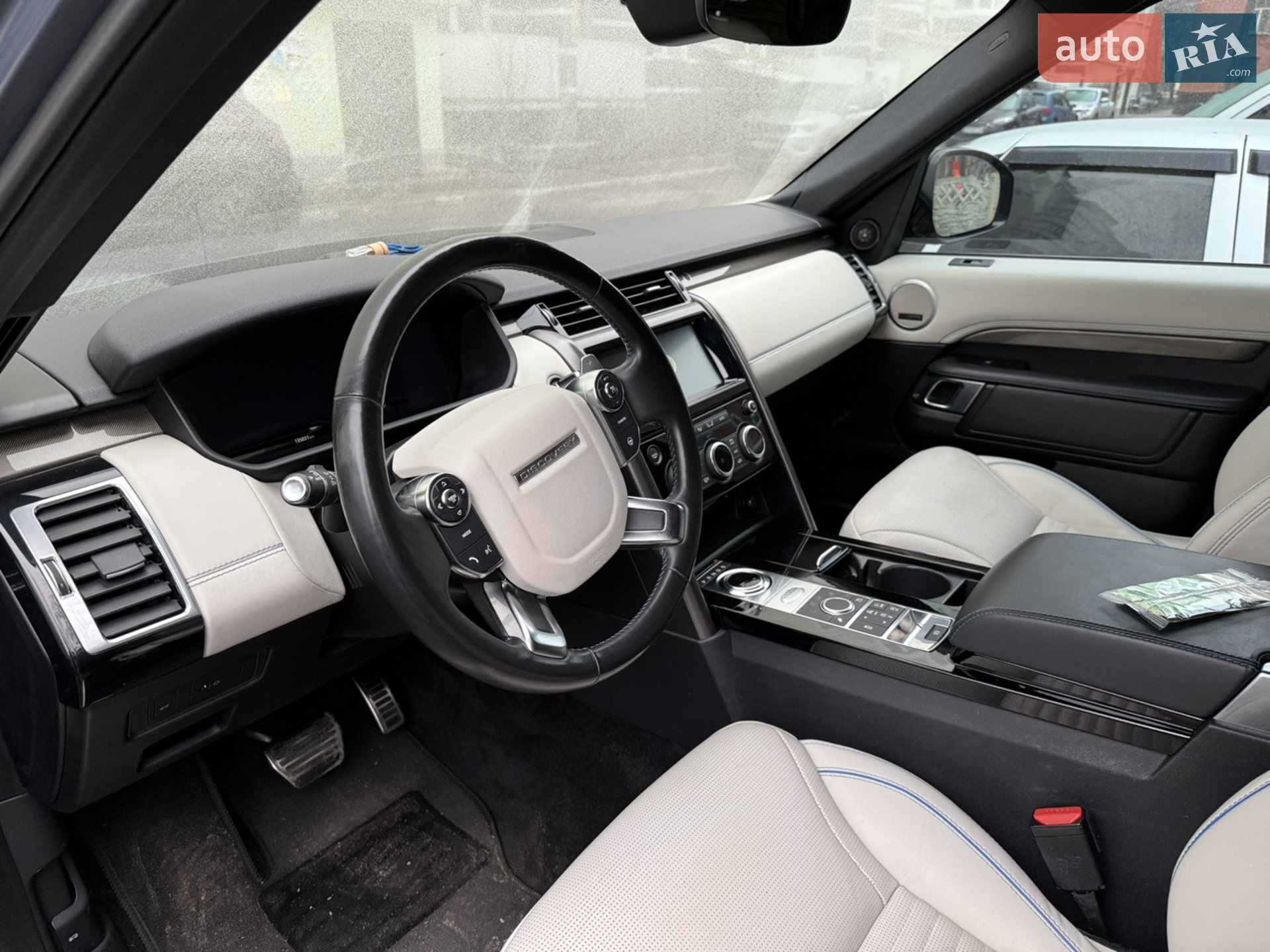 2018 Land Rover Discovery - мініатюра 41
