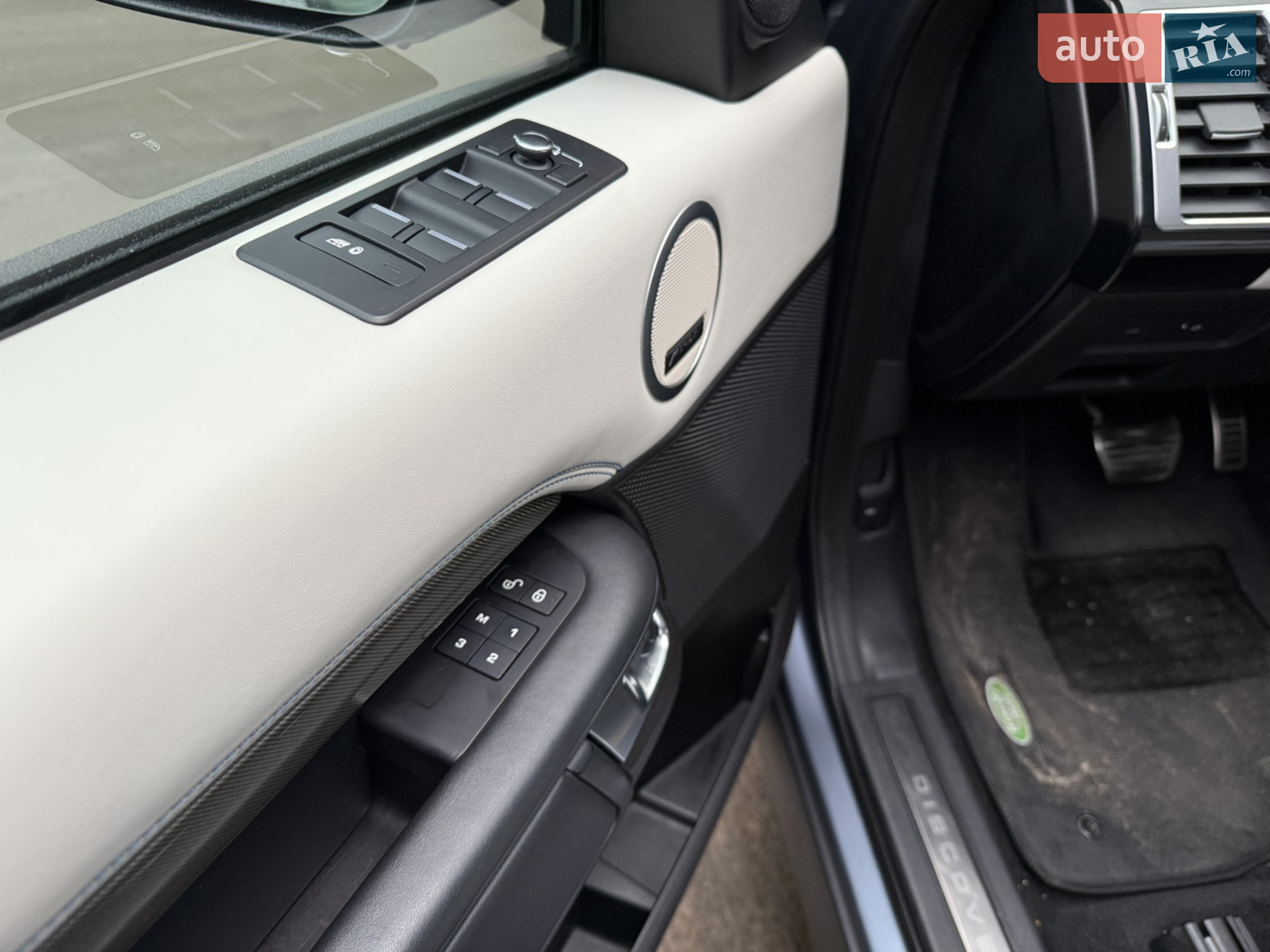 2018 Land Rover Discovery - мініатюра 50