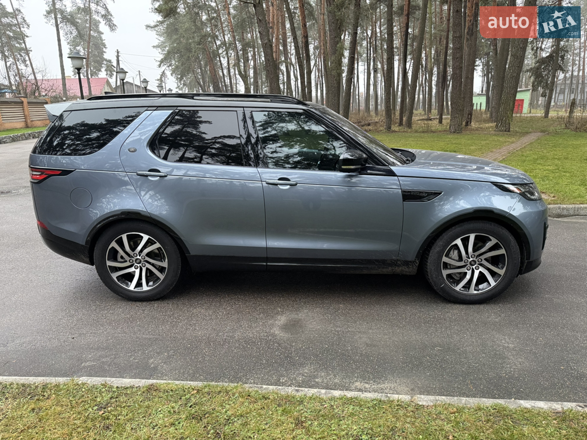 2018 Land Rover Discovery - мініатюра 24