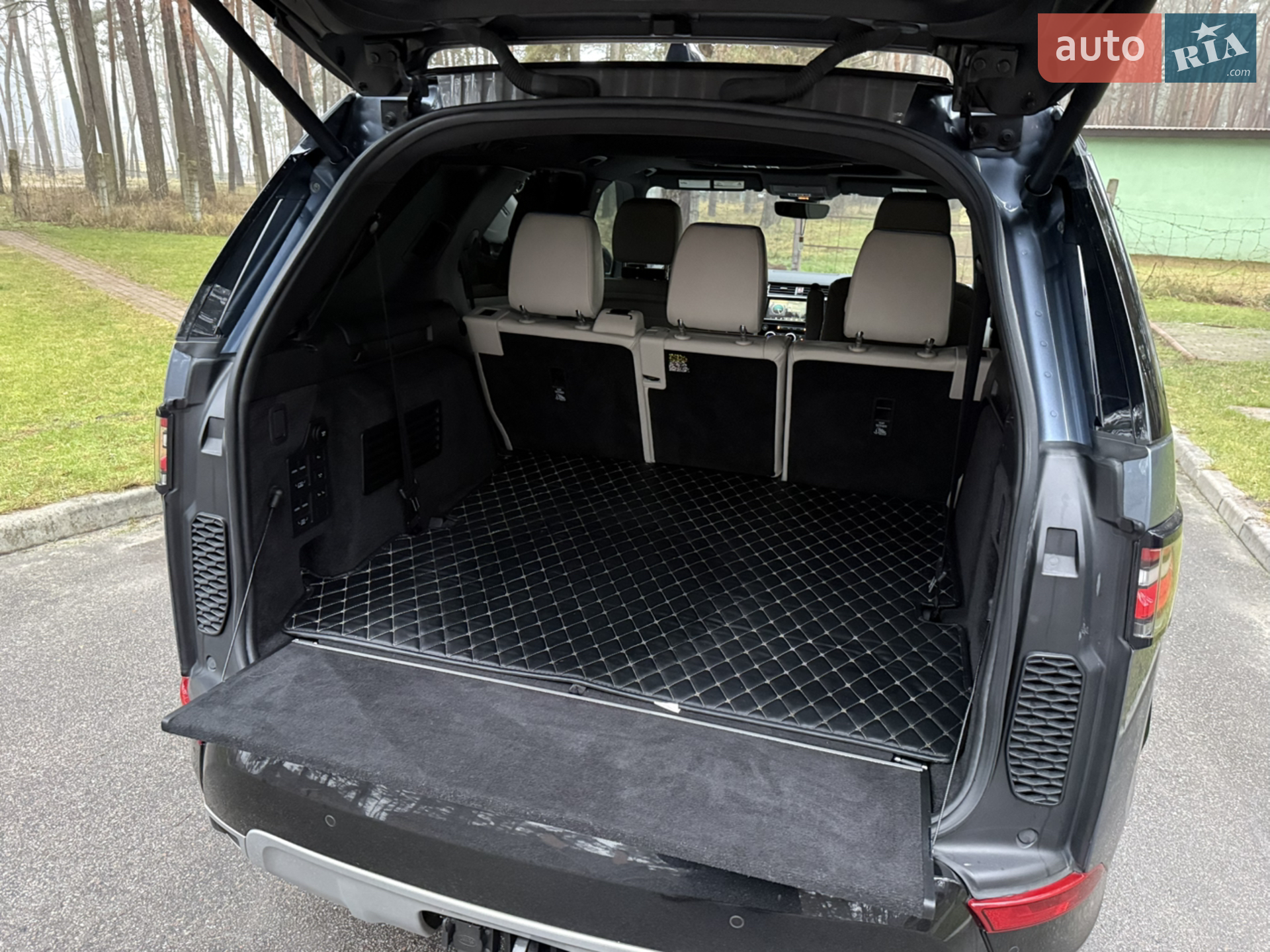 2018 Land Rover Discovery - мініатюра 33