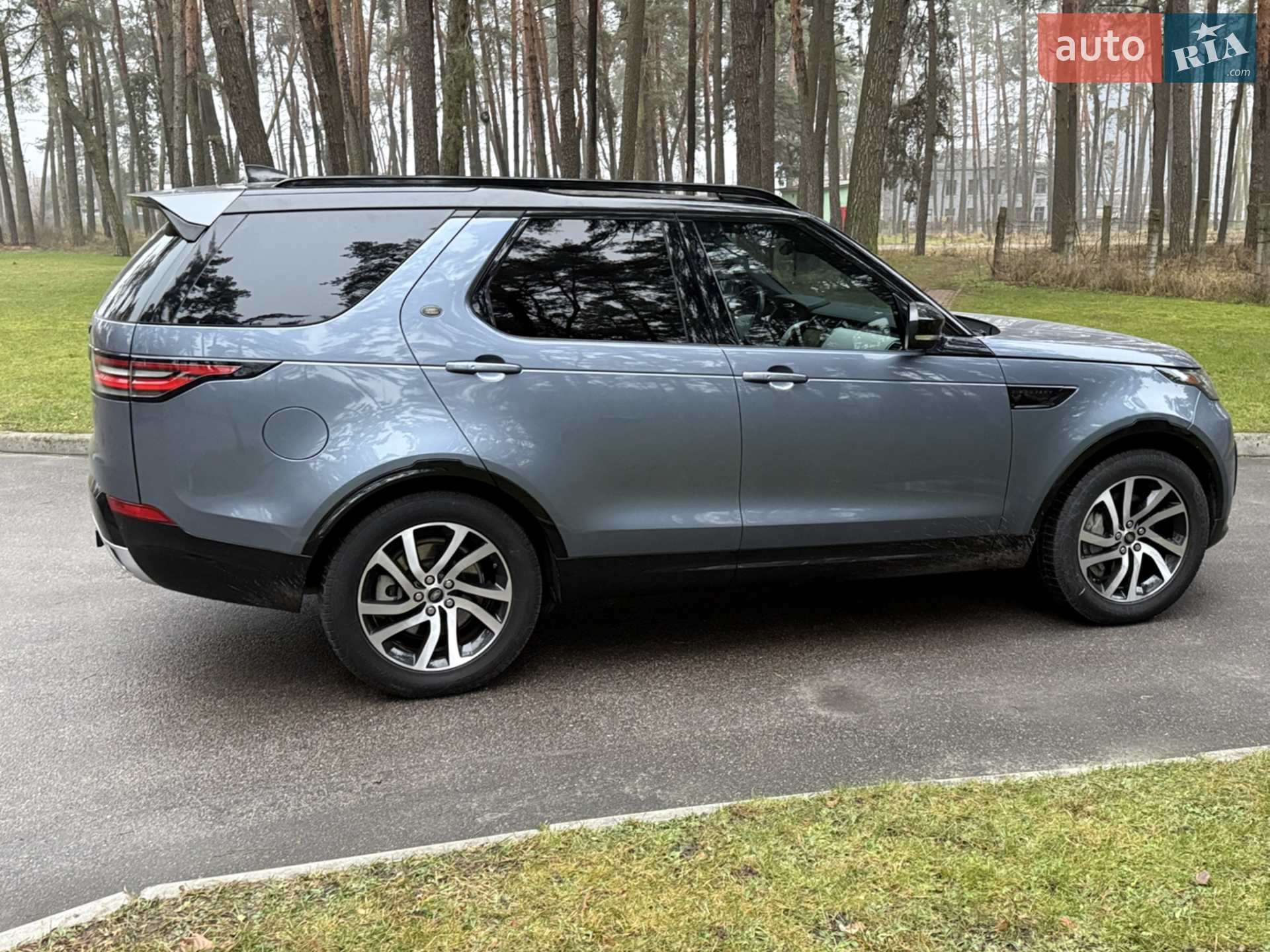 2018 Land Rover Discovery - мініатюра 36
