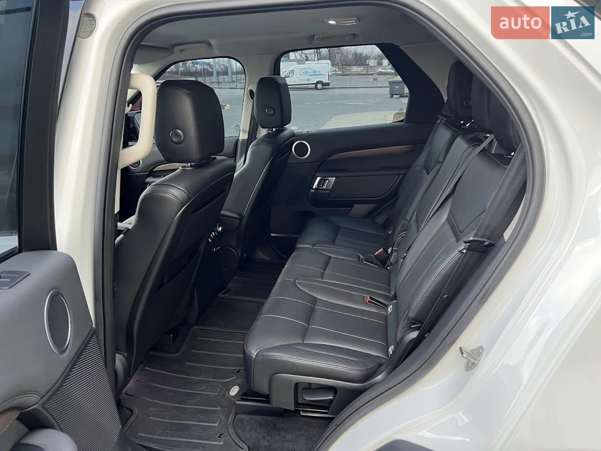 2018 Land Rover Discovery - мініатюра 24